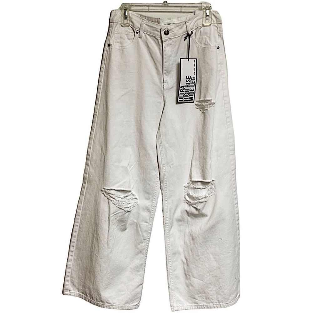 ALMOST FAMOUS Ultra High Rise Wide Leg Womens Jeans White Distressed Size 5